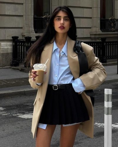 The Versatile Charm Of Light Blue Button-Up Shirts3